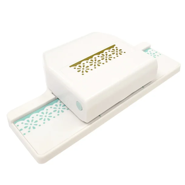 We R Makers  Edge Punch Scalloped Daisy