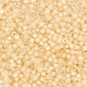 Miyuki glas perler 11/0 Fancy Lined Ivory Beige 10gram ca. 2mm