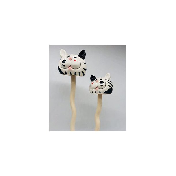 Kat p� pind 1stk 28cm til haven ass. design