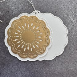 Die Doily on a tag SBD549 